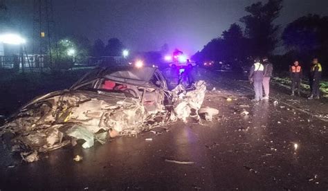 Un Conductor Muri En Un Brutal Choque De Frente Entre Un Auto Y Una