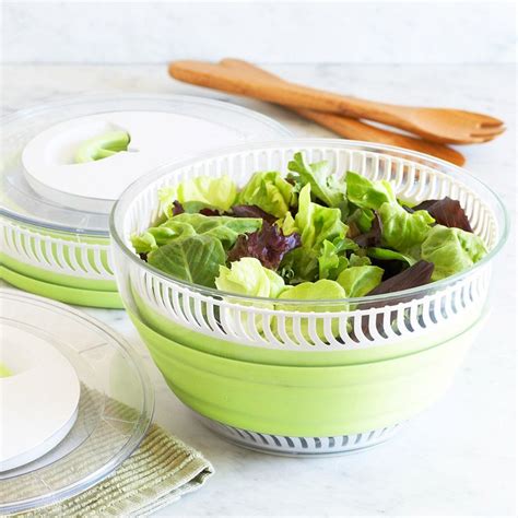 How to Use a Salad Spinner to Keep Your Lettuce Crisp