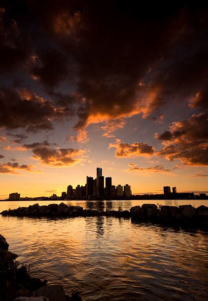 Detroit Skyline Sunset Stock Photos, Pictures & Royalty-Free Images ...