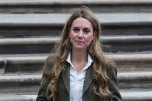 Kate Middleton Devient Blonde C Est Une Perruque Une Astuce Pour Camoufler Les Cheveux