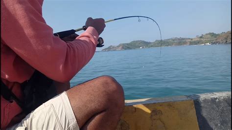 Mancing Di Dermaga Awang Lombok Tengah Umpan Cacing Laut Youtube