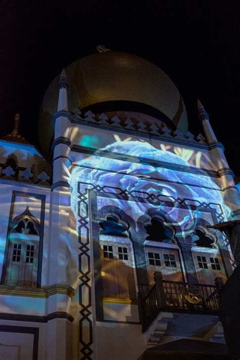 Kampong Gelam Ramadan Bazaar Has Food Trucks Light Shows Celebrate