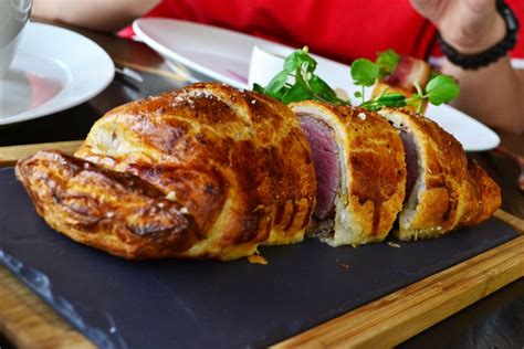 Gordon Ramsay’s Roasted Beef Wellington. Gordon Ramsay at the London ...