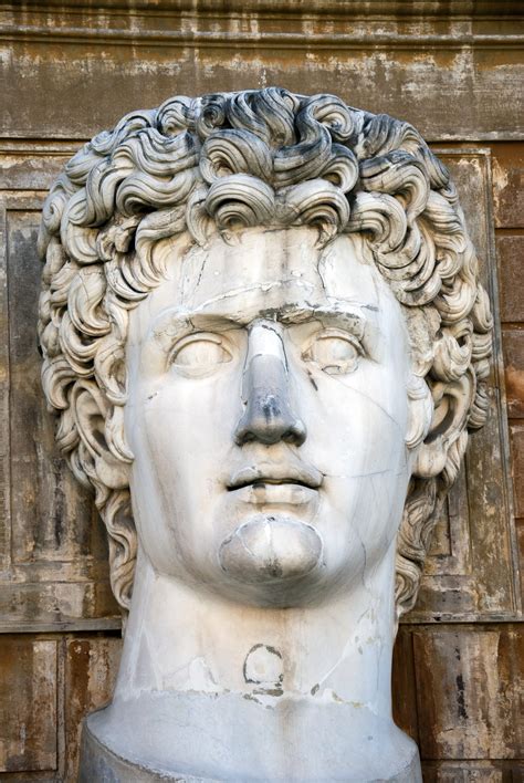 Famous Place Face The Past Sculpture Male Likeness 4K Main