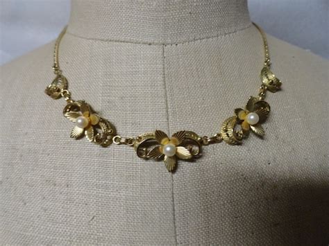 Vintage Van Dell Flower And Pearl Necklace Earrings Set Gem