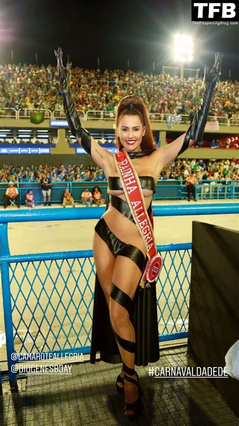 Deborah Secco Nude Sexy 22 Photos Sexy E Girls