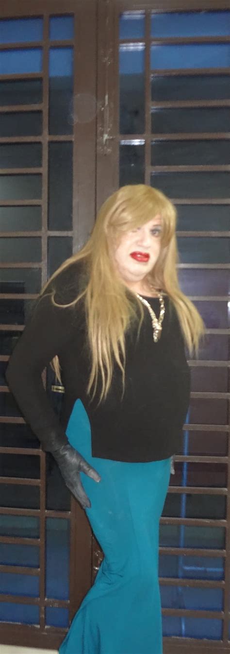 Long Tight Skirt And Top Crossdresser Heaven