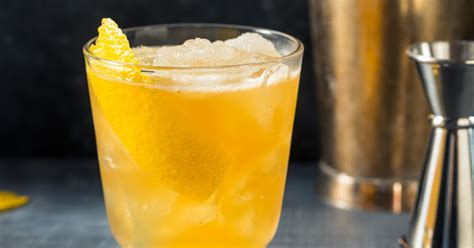 Gold Rush Cocktail Recipe - Insanely Good