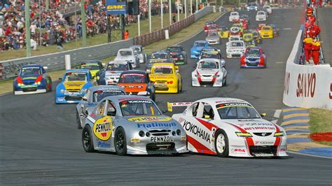 Aussie Racing Cars champ ends 13-year hiatus