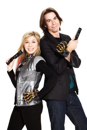 Icarly Duo Jerry Trainor And Jennette Mccurdy Star As Brilliant Gamers