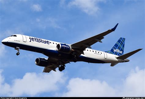 N Jb Jetblue Embraer Erj Ar Erj Igw Photo By Evan