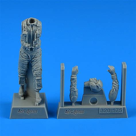 Modern Pilot Figures Released AeroScale