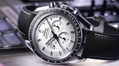 Speedmaster Apollo 13 Silver Snoopy Award OMEGA YouTube