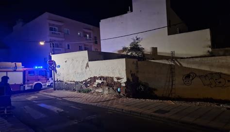 Los Bomberos Apagan Un Incendio En Una Casa Abandonada En Arrecife