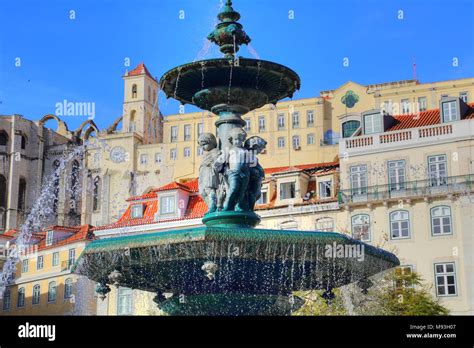 Lisbon, Rossio Square fountain Stock Photo - Alamy