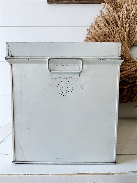 Vintage Metal Bread Box – Havenberry Vintage