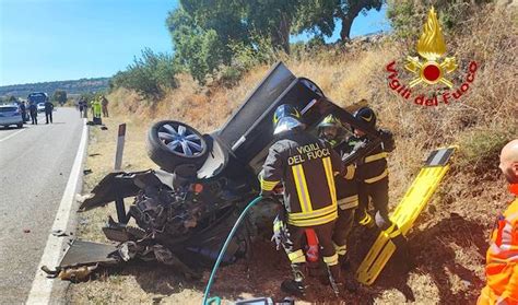 Violento Frontale Tra Furgone E Auto Sulla Statale 129 Due Feriti