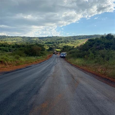 PREFEITURA DE RIO PARANAÍBA RETOMA OBRAS DE PAVIMENTAÇÃO NA ESTRADA DO