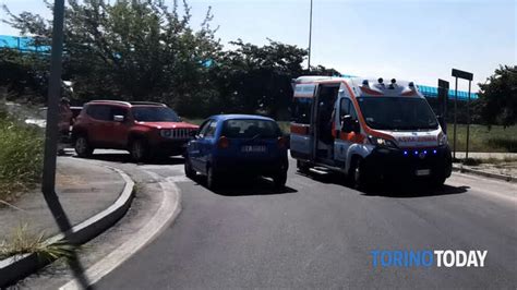 Incidente Alla Rotonda Bianciotto Di Pinerolo Scontro Frontale Tra