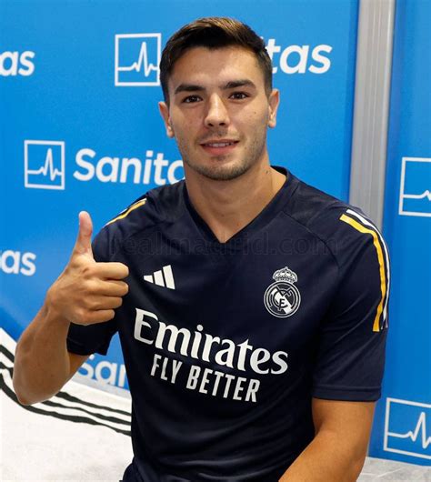 Seputar Real Madrid On Twitter Brahim Esta Aqui Https T Co