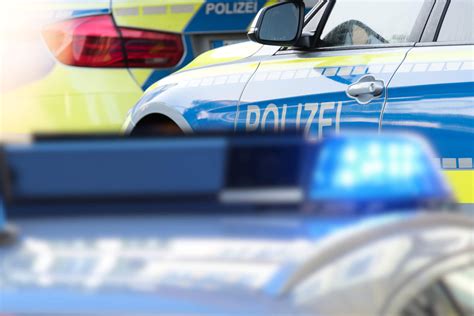 Polizei Großeinsatz in Hamburg Mann auf offener Straße niedergestochen