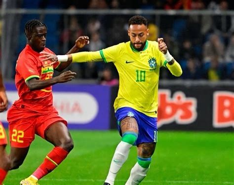 Pergunta sobre Mbappé após partida da seleção irrita Neymar em zona