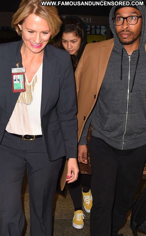 Lax Airport Zendaya Paparazzi Posing Hot Lax Airport Babe Angel Beautiful Celebrity Los Angeles