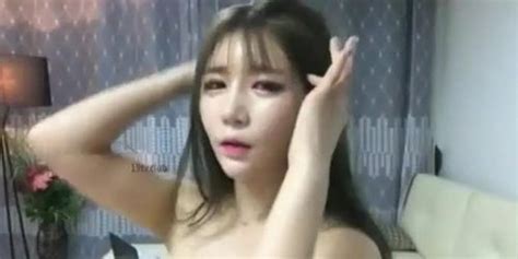 Korean Bj Shows Her Nice Big Tits Tnaflix