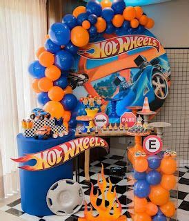 ideas de decoración para Fiesta de Cumpleaños de Hot Wheels Torta de hot wheels Cumpleaños