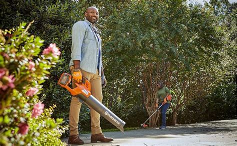 Husqvarna 230ib Battery Powered Cordless Leaf Blower 136