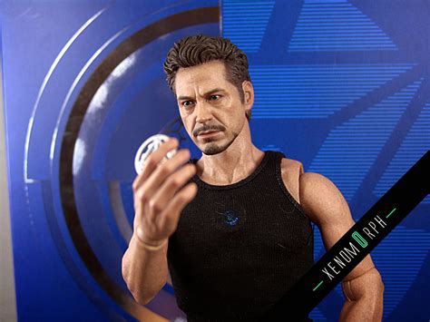 Hot Toys Tony Stark Arc Reactor Creation Set Iron Man 2 1 6 MMS273 Video And Photo Review