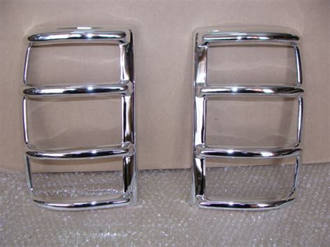 Накладка заднего фонаря УАЗ-Патриот (хром пластик до 2015) к-т - купить ...