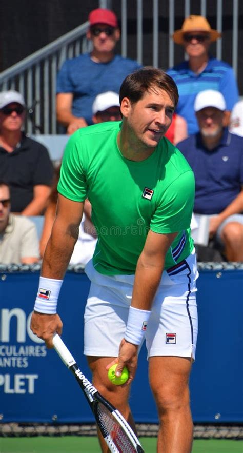 Dusan Lajovic Joue En Second Lieu Le Rond En Roland Garros 2014 Photo