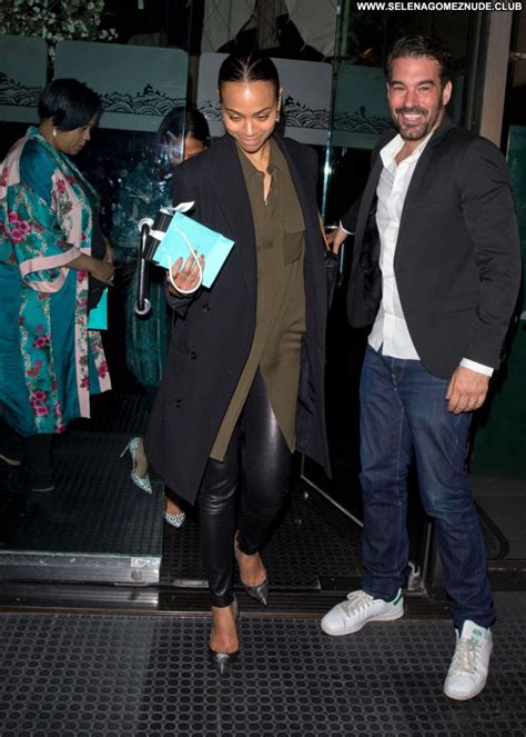 Zoe Saldana No Source Beautiful Babe Sexy Posing Hot Celebrity Nude Celebrities Mobile