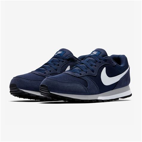 Кроссовки Nike MD Runner 2 749794-410 купить в Москве, цены – интернет ...
