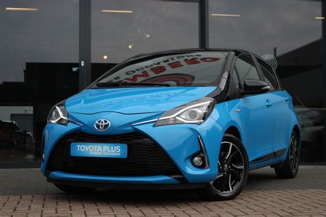 Toyota Yaris 1 5 Hybrid Bi Tone Plus Autobedrijf Bloemberg B V Occasions