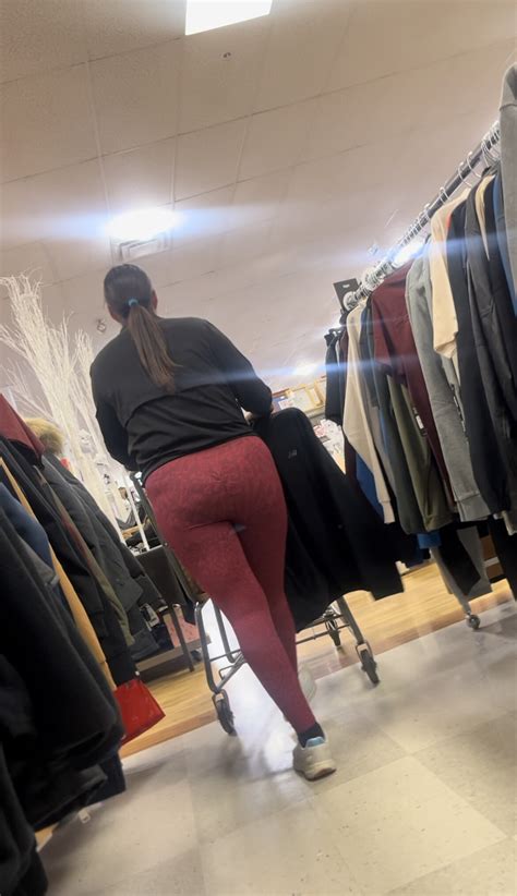 Latina Wife With A Nice Ass In Red Spandex Spandex Leggings Yoga Pants Forum