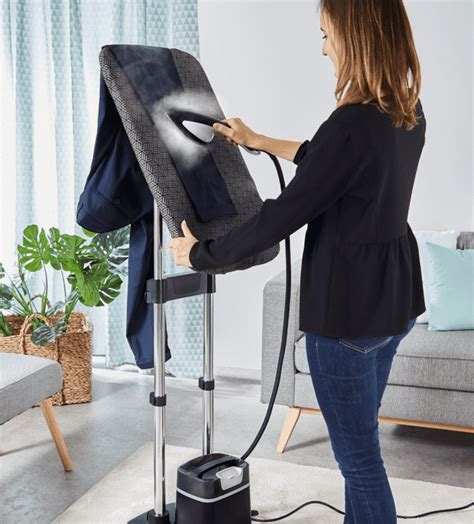 ניופאן | מגהץ קיטור אנכי משולב קרש מובנה Tefal QT1510G0