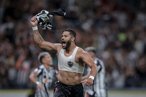 Galo Supera Tens O Contra O S O Paulo Vence No Final E Sonha O