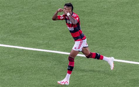 Caiu No Tapetinho Torcedores Do Flamengo Ironizam Música Do Botafogo