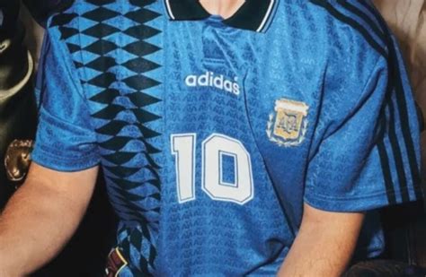 La Fortuna Que Costará La Nueva Camiseta Retro De Argentina Que Presentó Messi