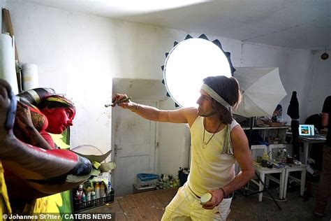 Can You Spot The Naked Woman In The Picture Daily Mail Online