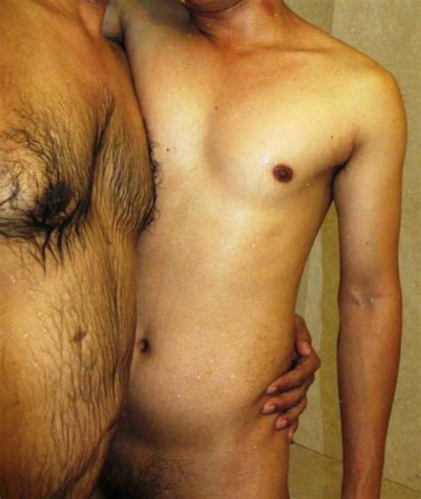 Indian Gay Sex Pics Indian Gay Love In Bathtub 2 Indian Gay Site