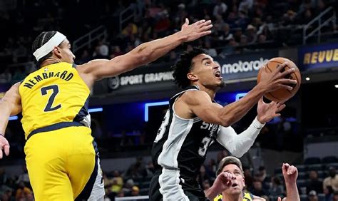 Nba常规赛马刺客场对阵步行者全场战罢，马刺以137 134战胜步行者马刺步行者nba常规赛新浪新闻