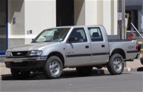 2001 Chevrolet LUV Wheel Tire Sizes PCD Offset And Rims Specs