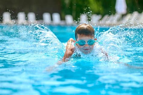 Les Baches De Piscine Pour Les Saisons Fabrication De Toiles De