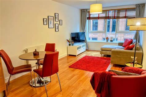 11 Glasgow Airbnb Rentals Across the City's Coolest Neighborhoods