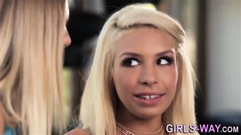 Dazzling Babe Fingered