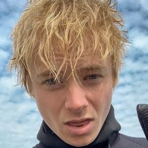 Sam Golbach - Age, Family, Bio | Famous Birthdays