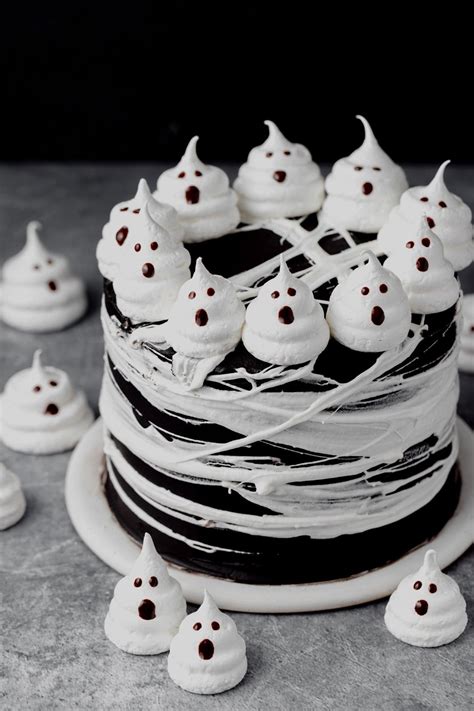 Creative Halloween Cakes